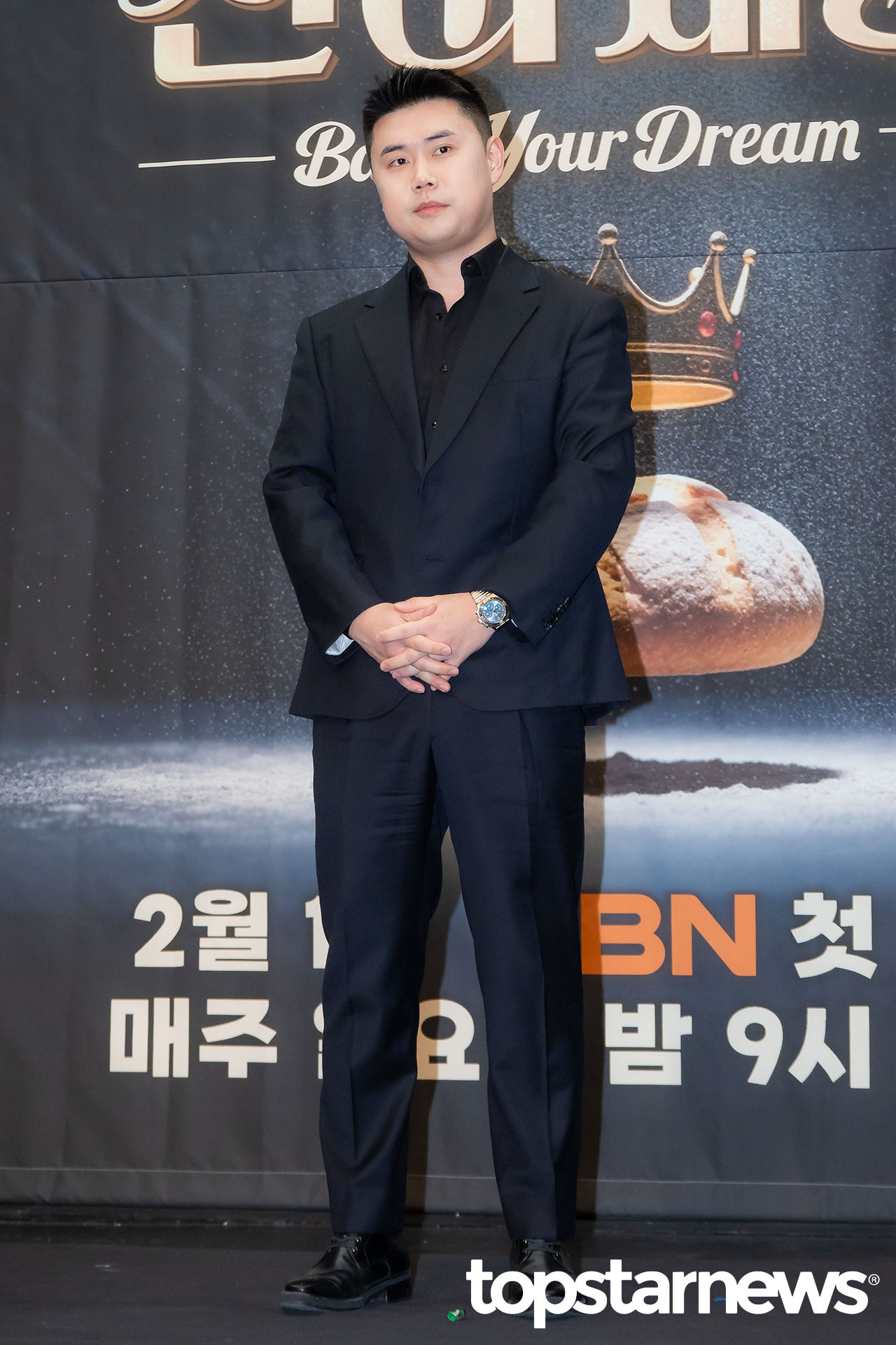 [HD포토] 포즈 취하는 권성준 셰프 (천하제빵: 베이크 유어 드림 제작발표회)