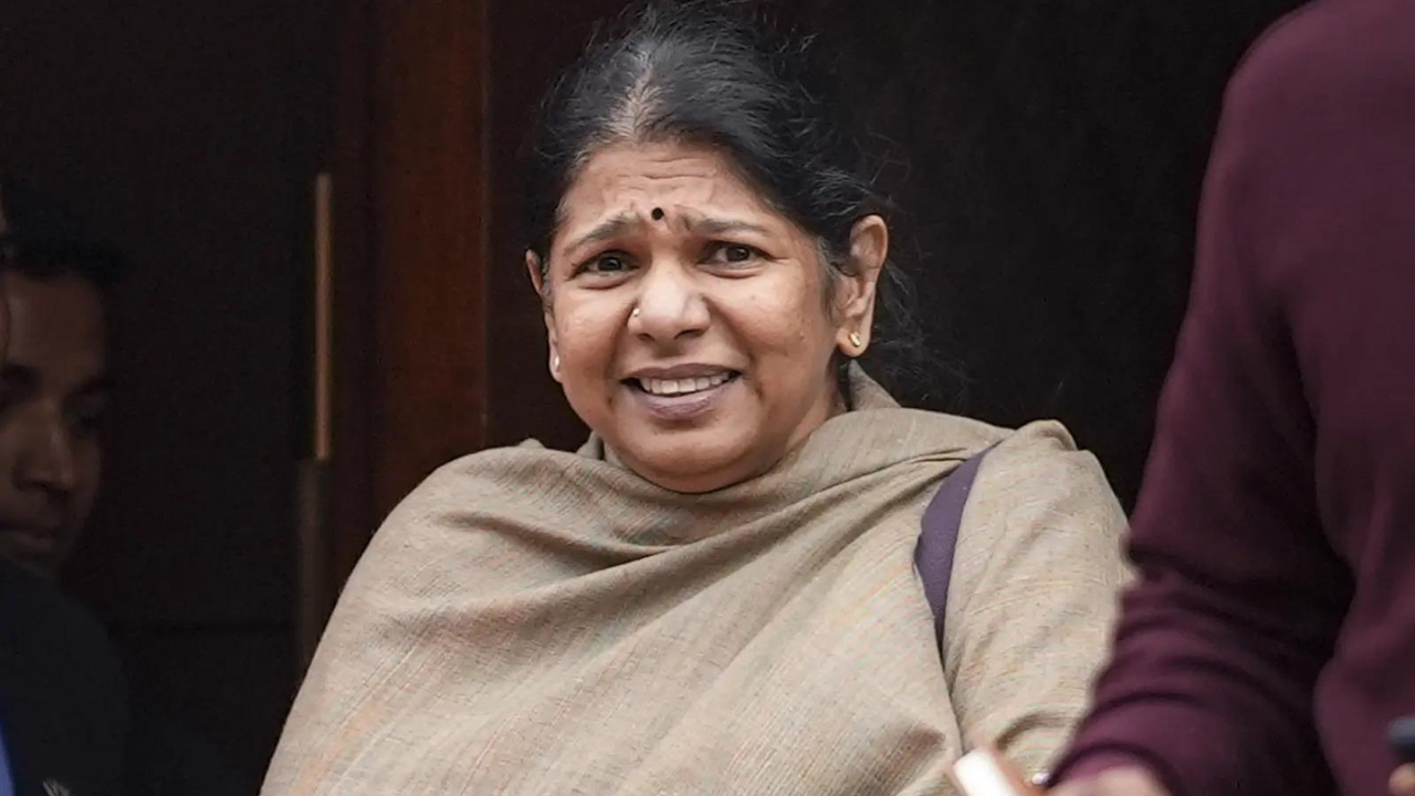 'They won't stop imposing it': DMK's Kanimozhi flags station signboard ...