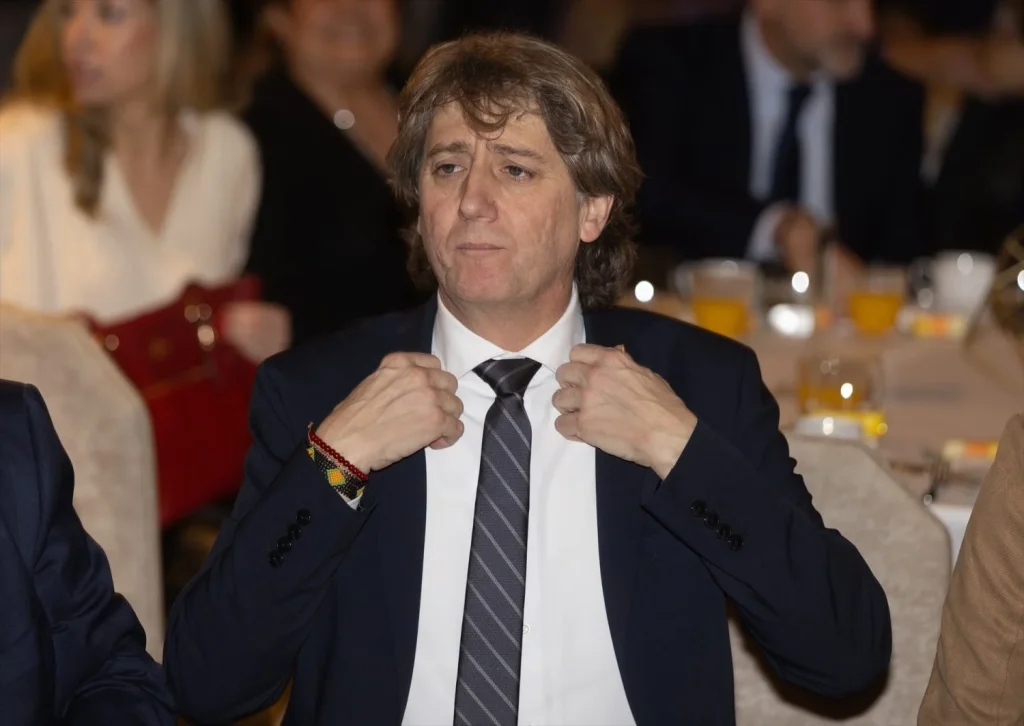 El PSOE ofrece sus escaños al PP en Castilla y León para evitar un ...
