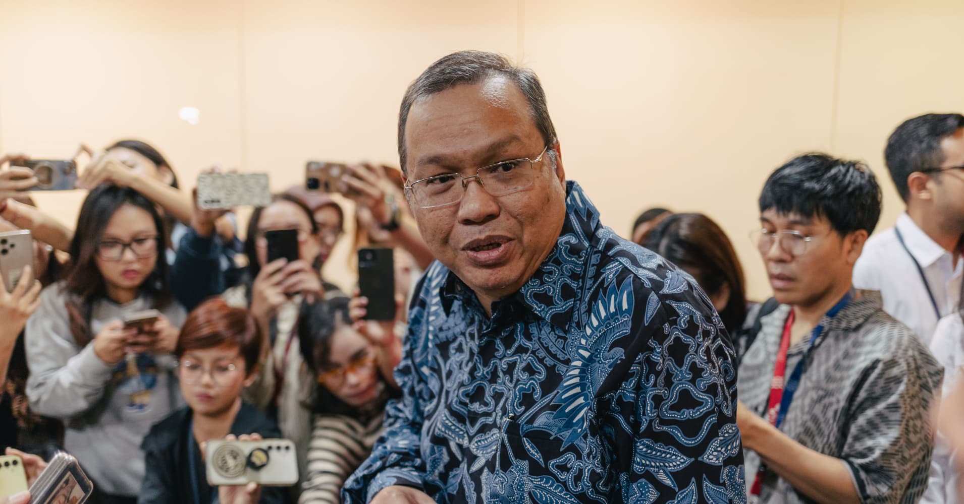 Indonesian stock exchange CEO resigns after $84 billion market wipe out<br><br>