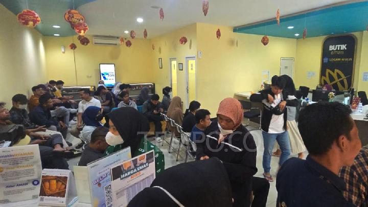 Harga emas Antam naik Rp 16 ribu pagi ini