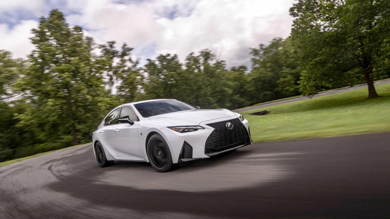 What's the meaning of VSC off in my Lexus?
