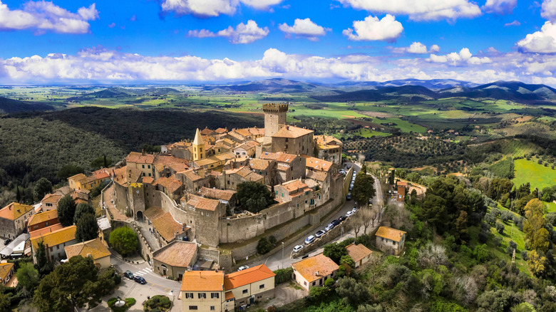 This historic Italian village in southern Tuscany is brimming with ...