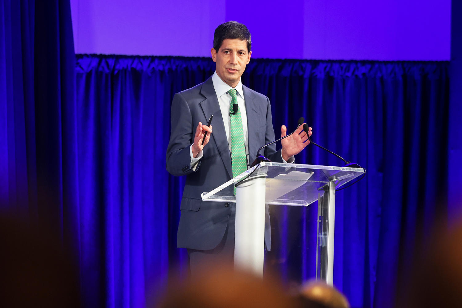 Trump taps Kevin Warsh to chair Federal Reserve<br><br>