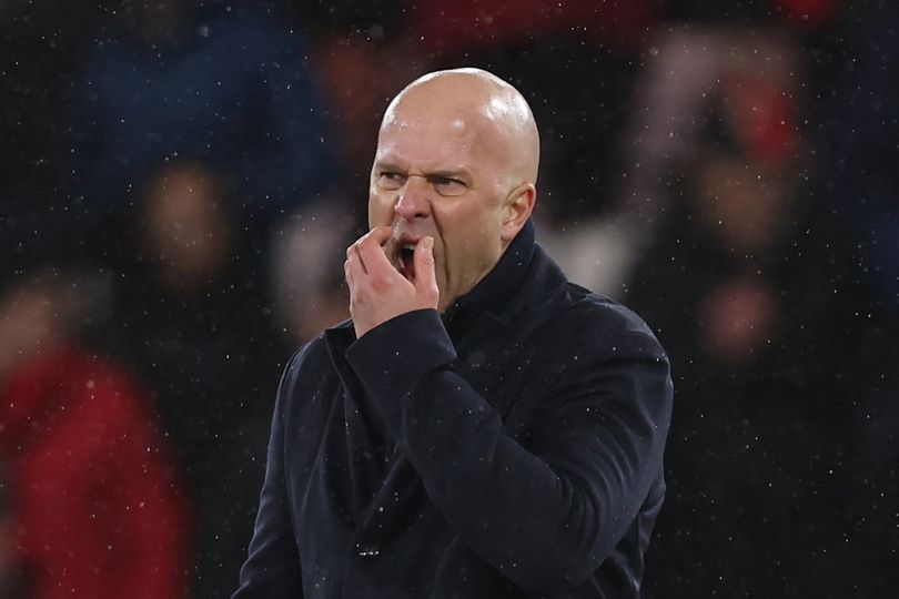 Michael Owen da en el clavo con su veredicto sobre el despido de Arne Slot por parte del Liverpool