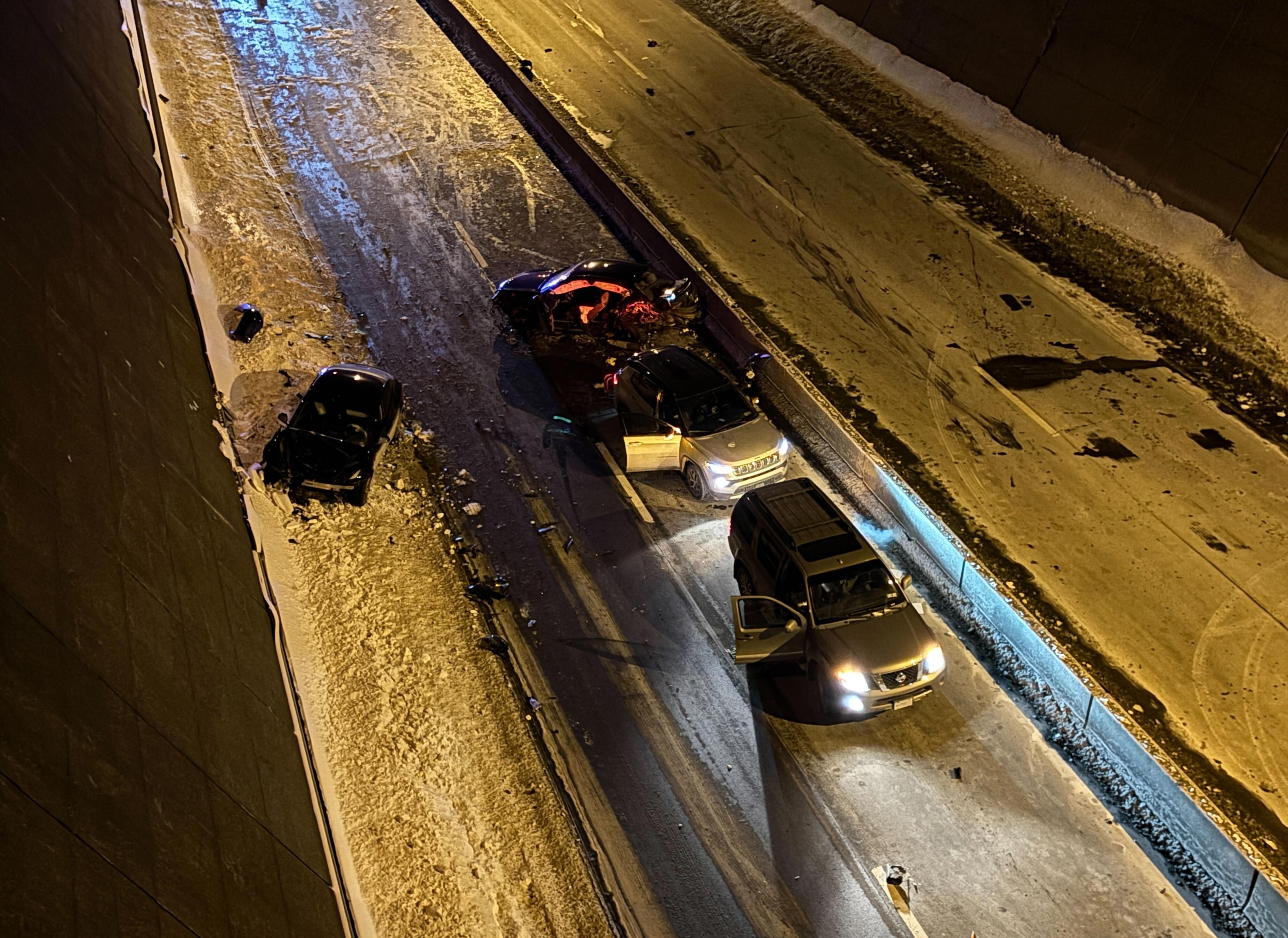 1 dead, 3 injured after multi-car crash on Roosevelt Boulevard