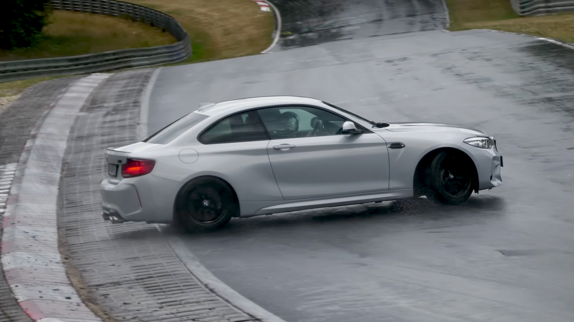 Raw racing sounds and dramatic moments at Nürburgring