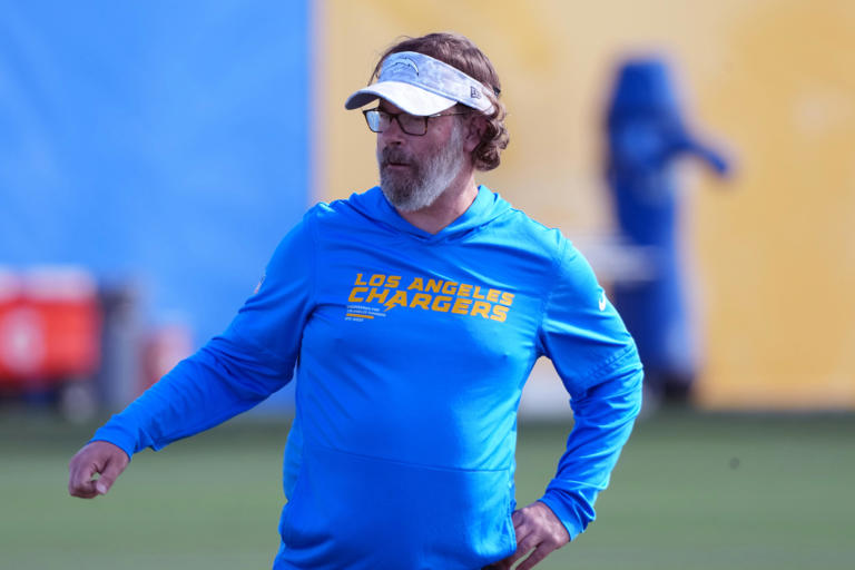 New York Giants to interview Shane Day for vacant OC position