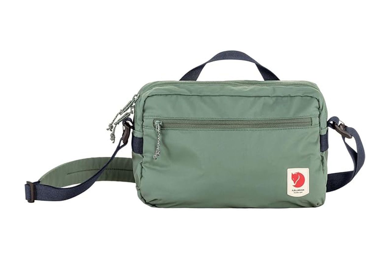 A Fjllrven High Coast crossbody bag featuring a practical design with front pocket and a shoulder strap