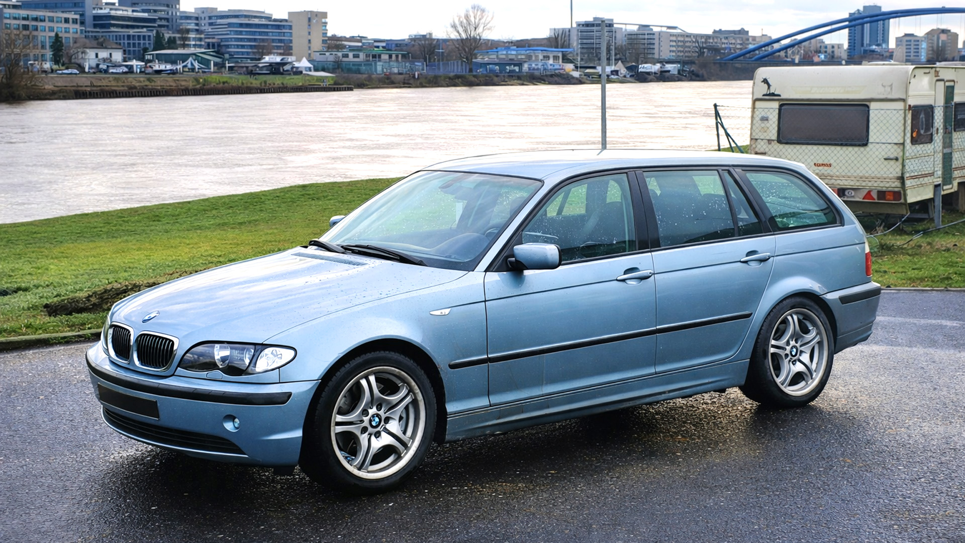 Upgrading luxury features on the BMW E46 touring