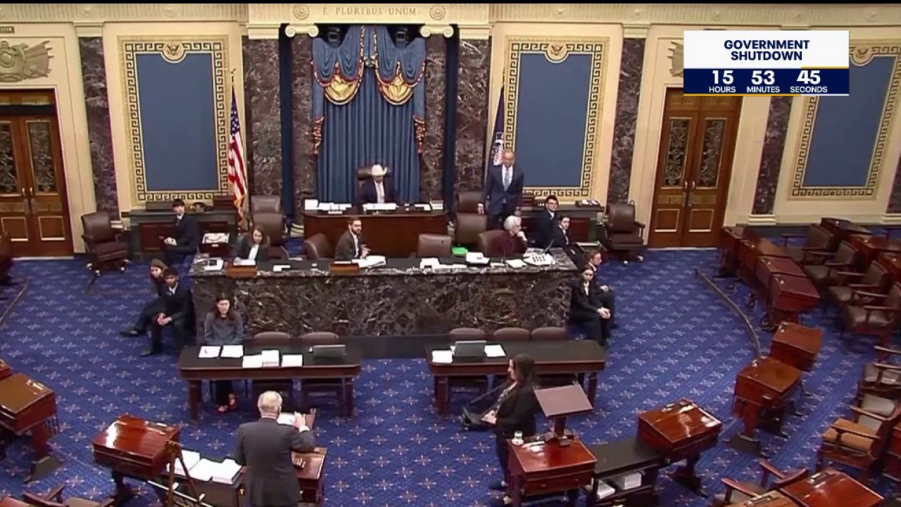 Senate scrambles to avoid government shutdown
