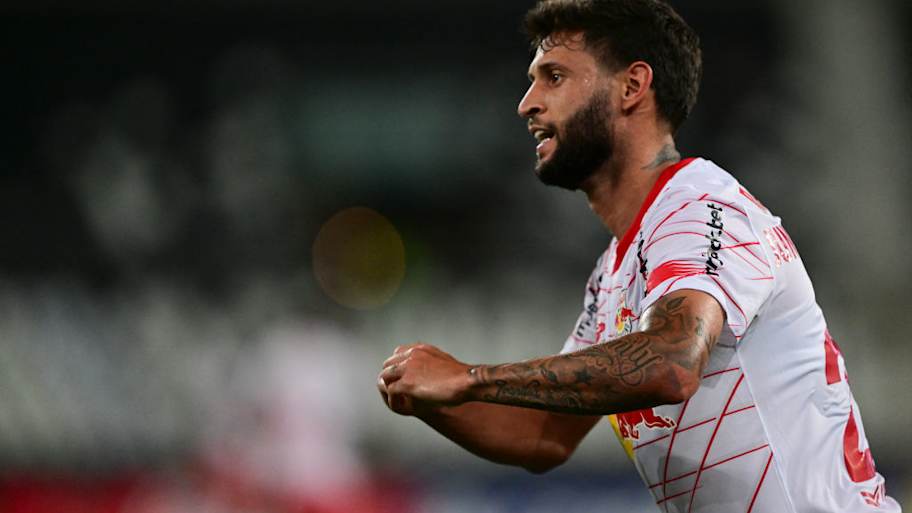 Juninho Capixaba garantiu a vitória do Bragantino contra o Coritiba | PABLO PORCIUNCULA/GettyImages