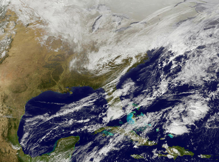 Winter storm warnings affecting 13 states as up to 15 inches of snow ...