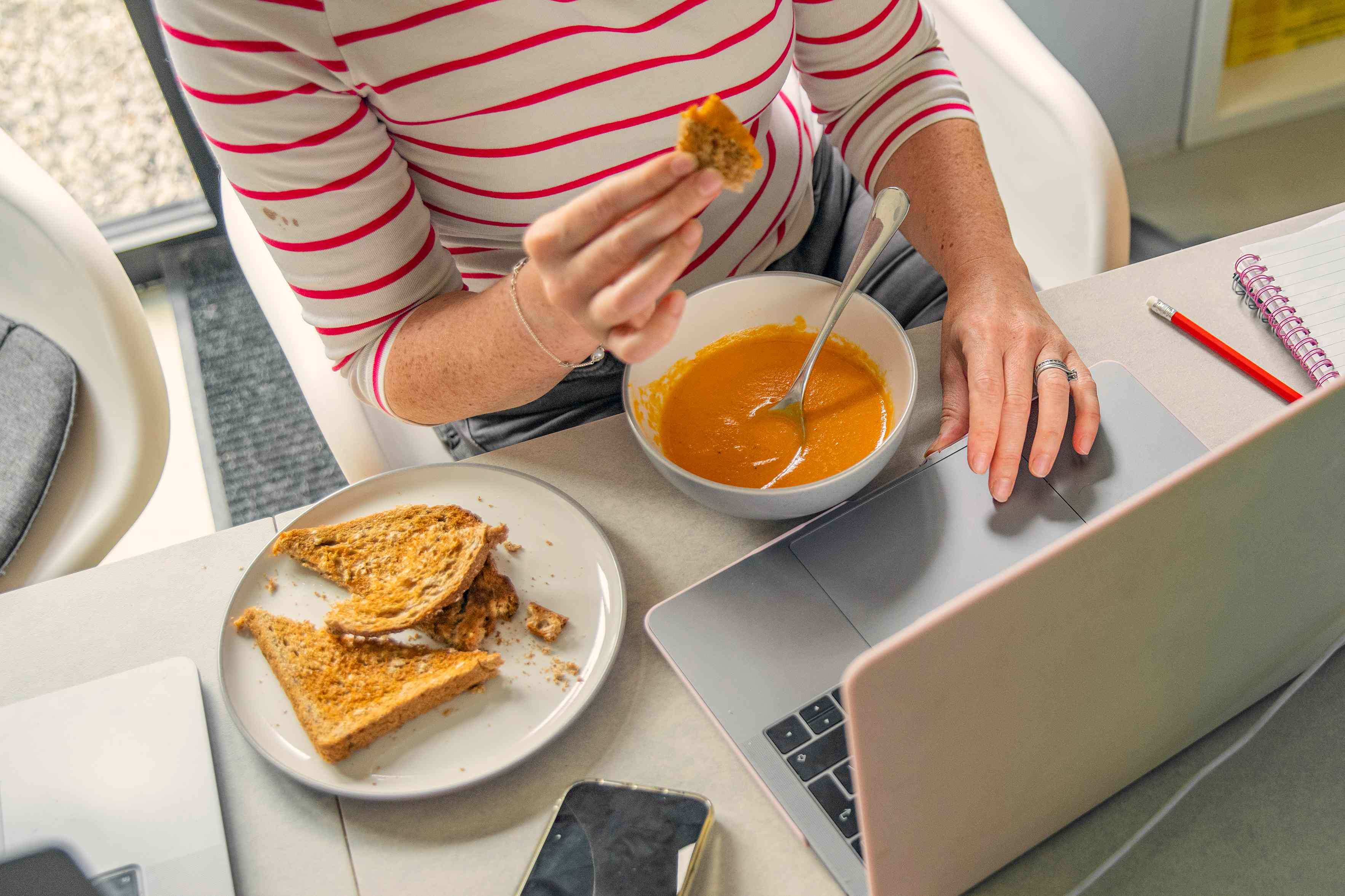 The lunch mistakes that make you hungry an hour later, and how to avoid ...