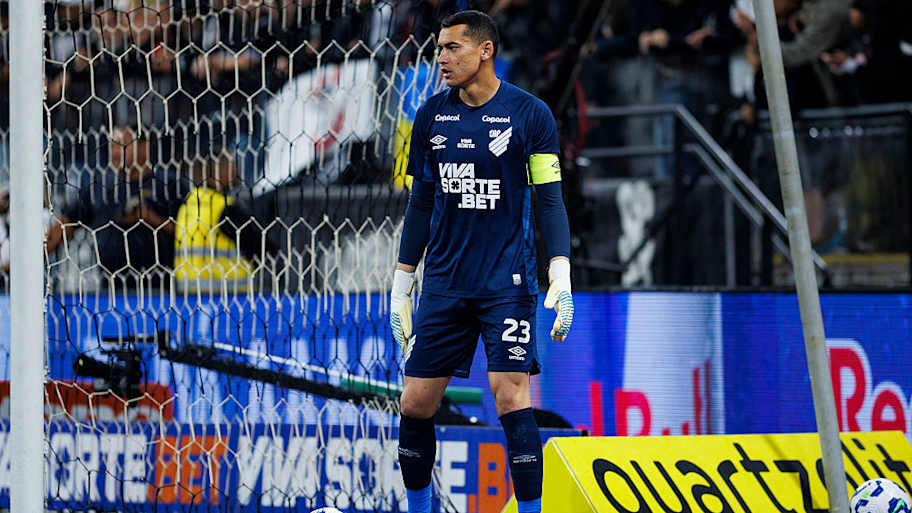 Santos foi um dos grandes nomes da vitória do Athletico-PR contra o Internacional | Eurasia Sport Images/GettyImages