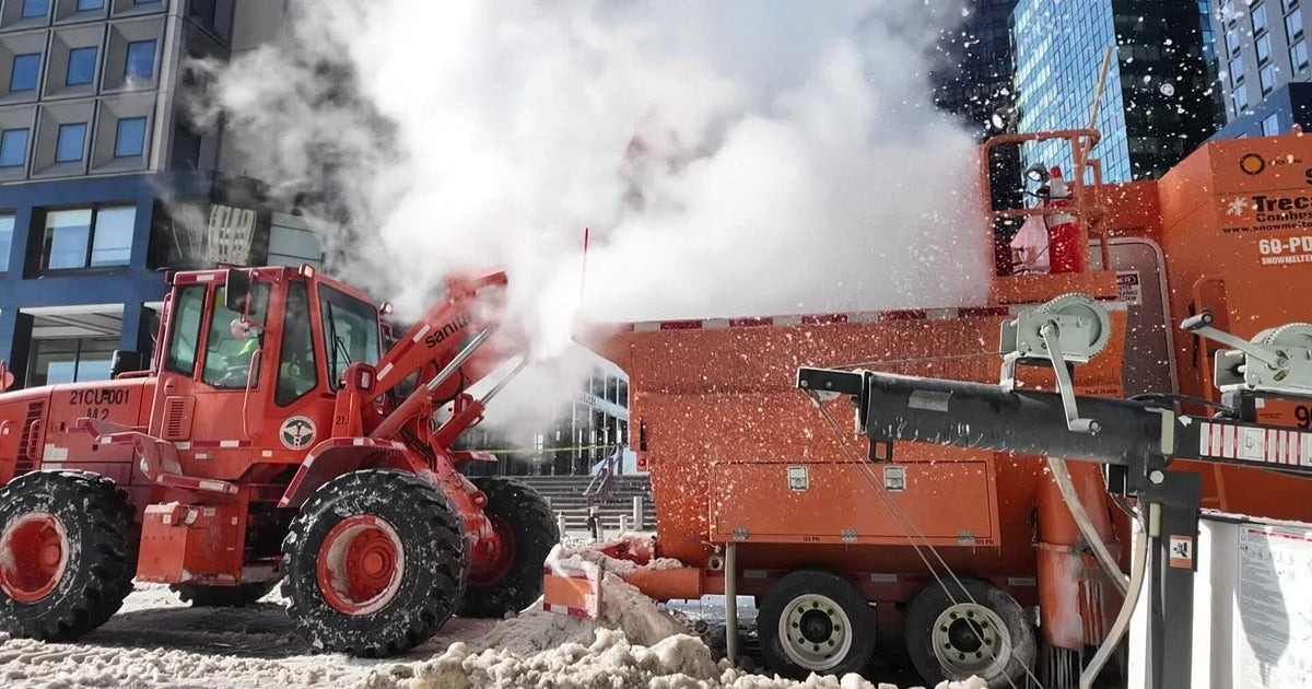 New York huy động máy đun khổng lồ nấu chảy tuyết trên đường phố