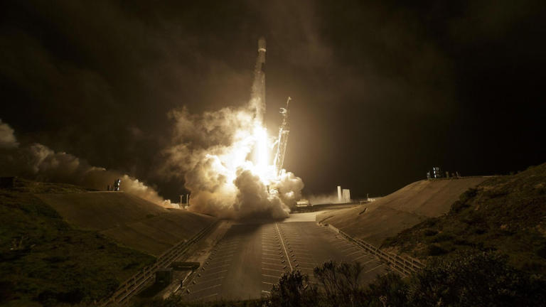 Massive SpaceX rocket explosion rocks South Texas, ignites safety panic