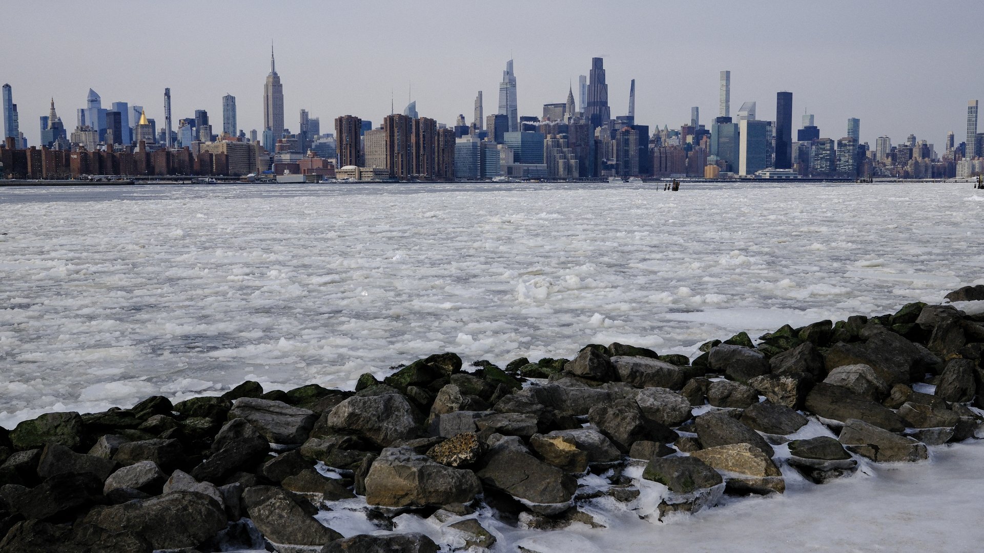 Another winter storm targets East Coast as Arctic air settles in