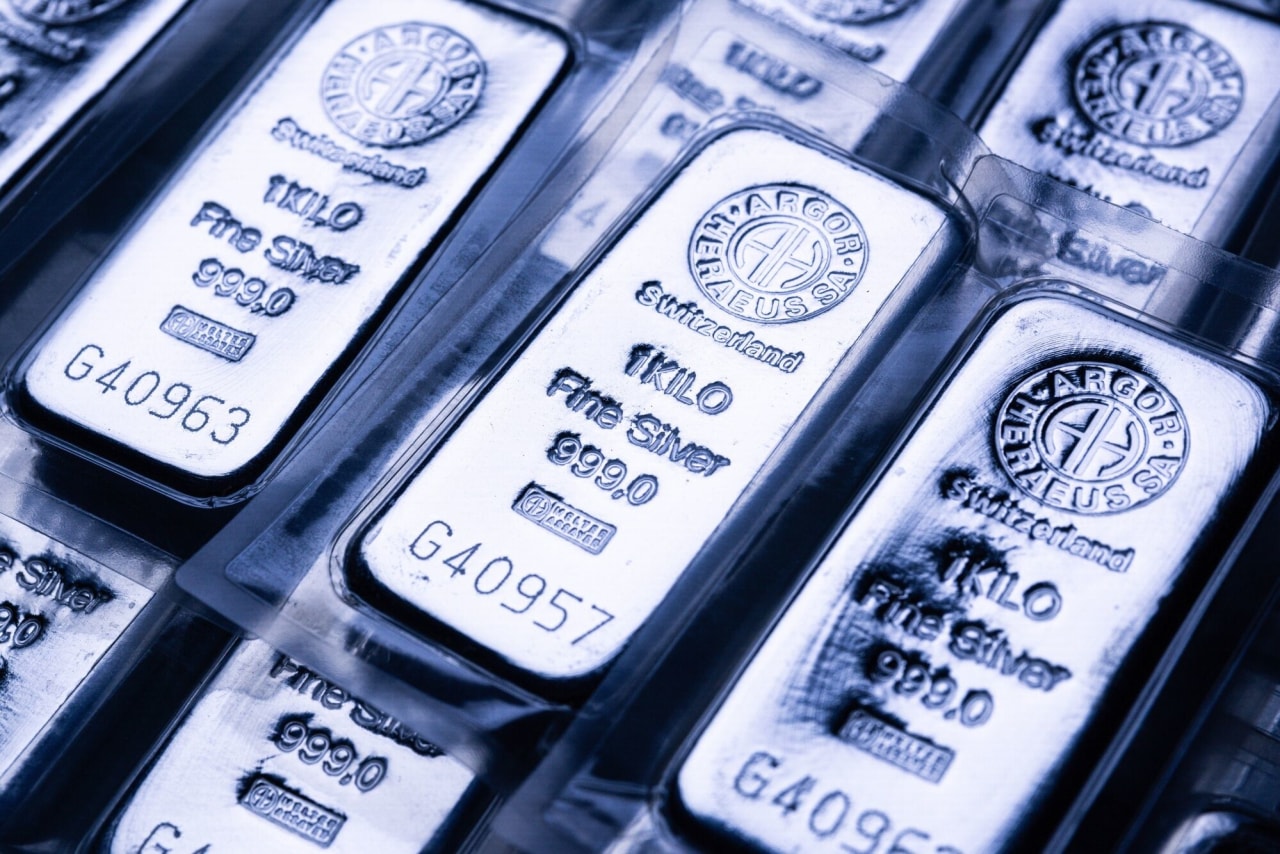 Gold and silver plunge in worst day since 1980<br><br>