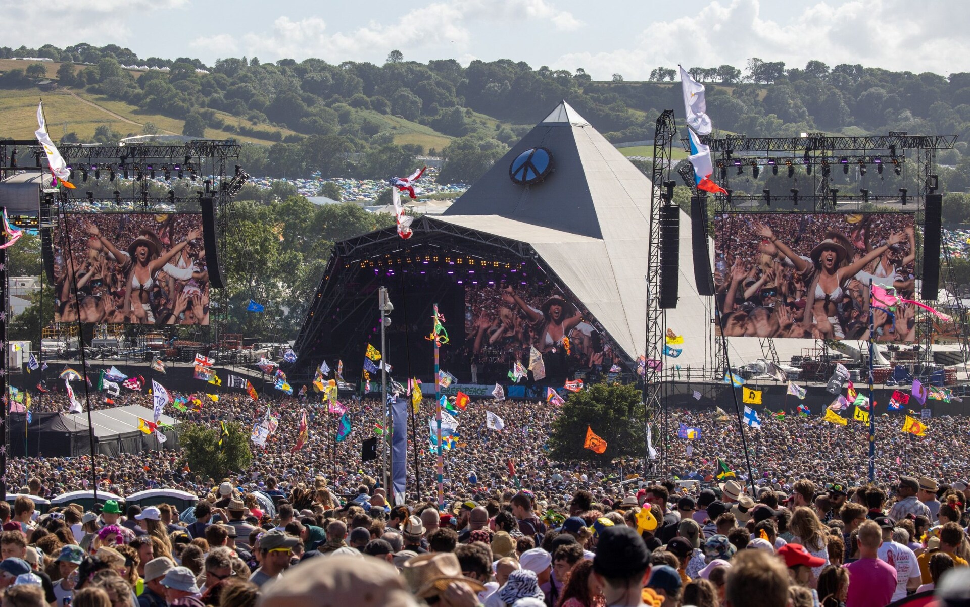 Give teachers time off for Glastonbury, says union boss<br>