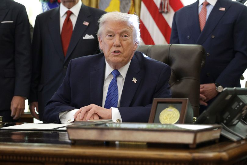 Trump snaps at 'loud' reporter who asks about $10 billion IRS lawsuit ...