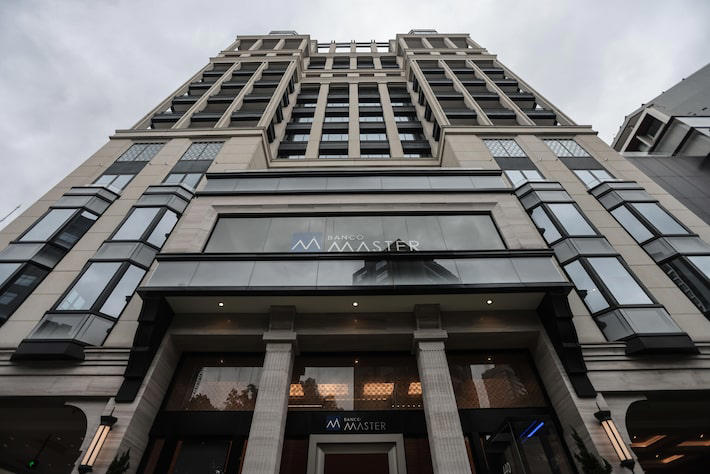 Segundo a Transparência Internacional, o caso Master exemplifica a infiltração de práticas ilícitas no sistema financeiro e a fragilidade dos mecanismos de controle Foto: Werther/werther