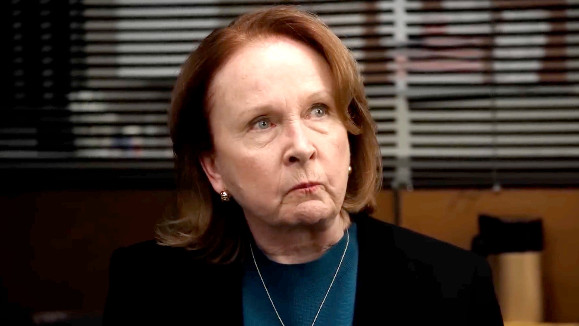 A corrupt expert witness is finally exposed on Law & Order SVU(02)