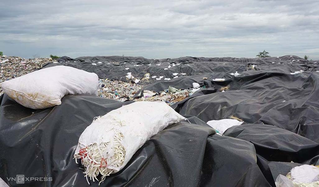 Đóng cửa bãi rác Sầm Sơn
