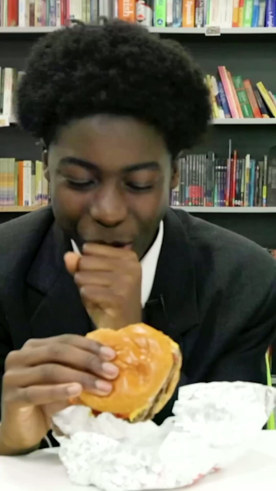 British teens try Wendy’s Baconator for the first time! 🇬🇧🍔