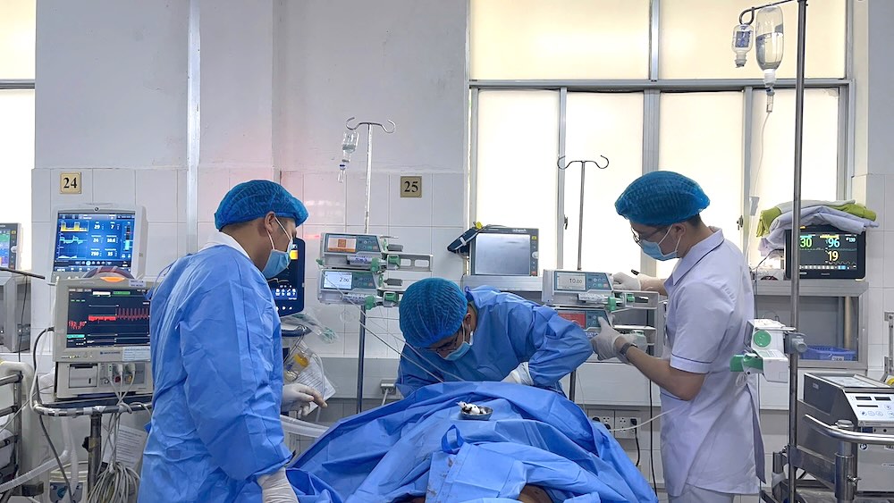 Kỹ thuật ECMO cứu sống bệnh nhân viêm tụy cấp, sốc nhiễm trùng