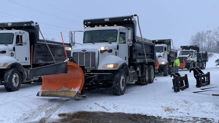 Hardin County crews work through weekend to clear icy roads