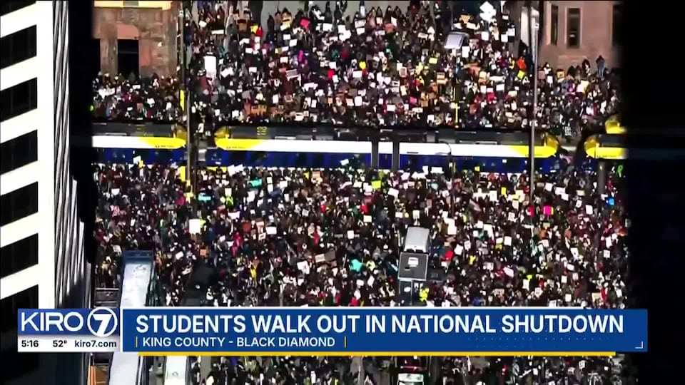 Video Students walk out in national shutdown(00)