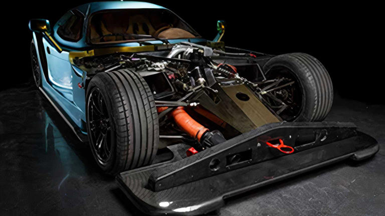 Panoz took on the sports car industry with a quirky 'Batmobile' racecar