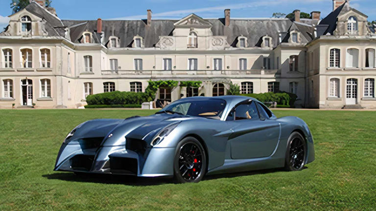 Panoz took on the sports car industry with a quirky 'Batmobile' racecar