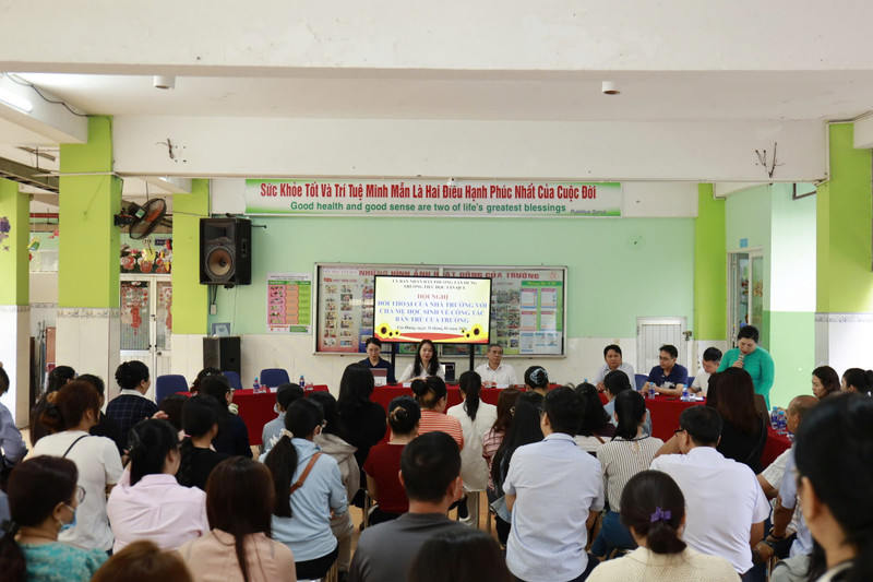 Vụ nghi thịt bẩn tuồn vào trường học: Phụ huynh bức xúc muốn kiện nhà cung cấp suất ăn