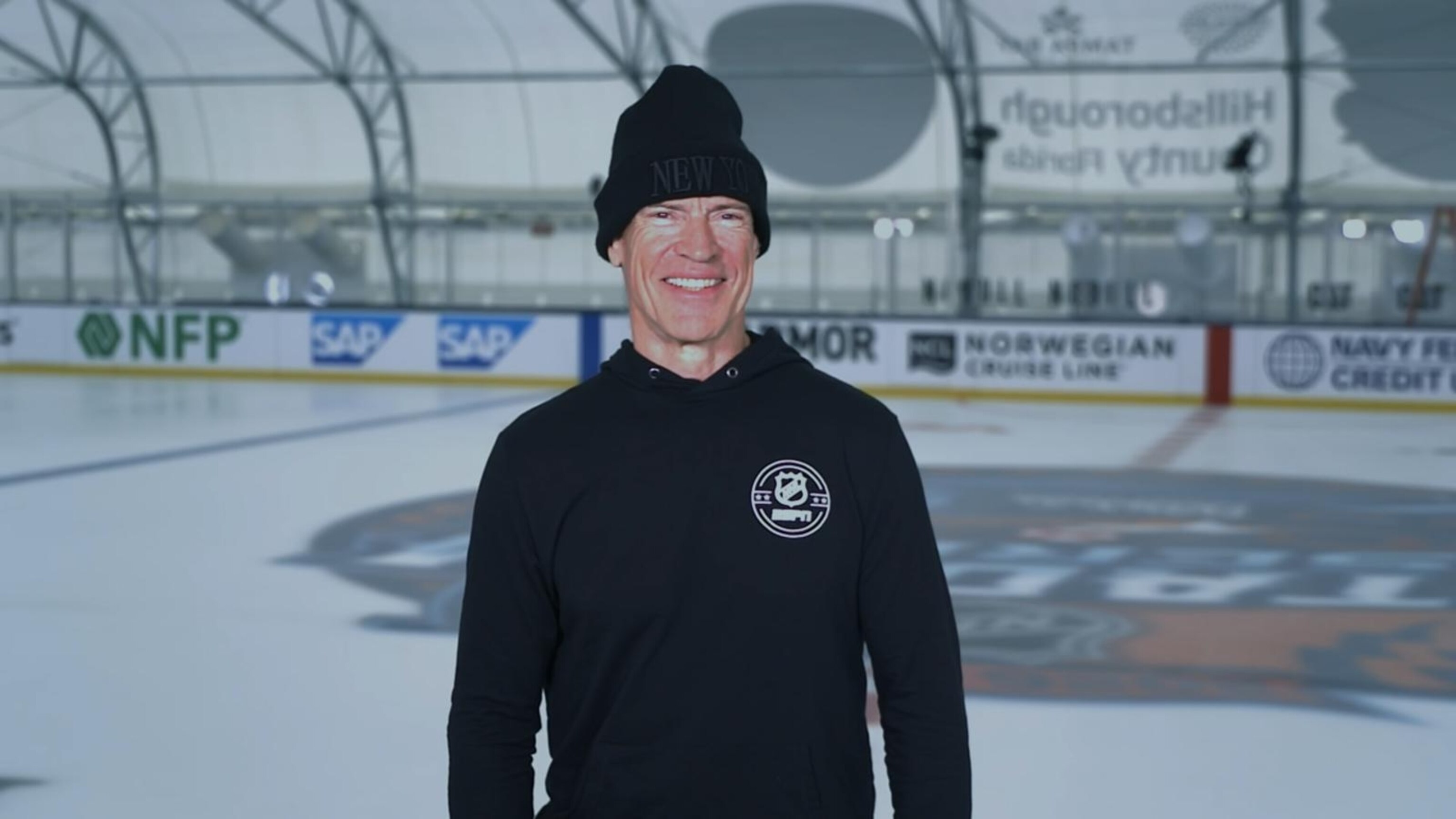 Messier previews NHL Stadium Series