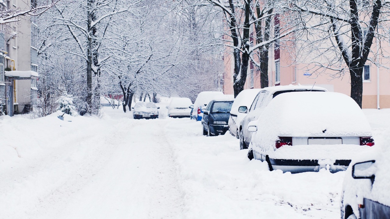 Tens of thousands freeze without power as brutal new East Coast storm looms<br><br>