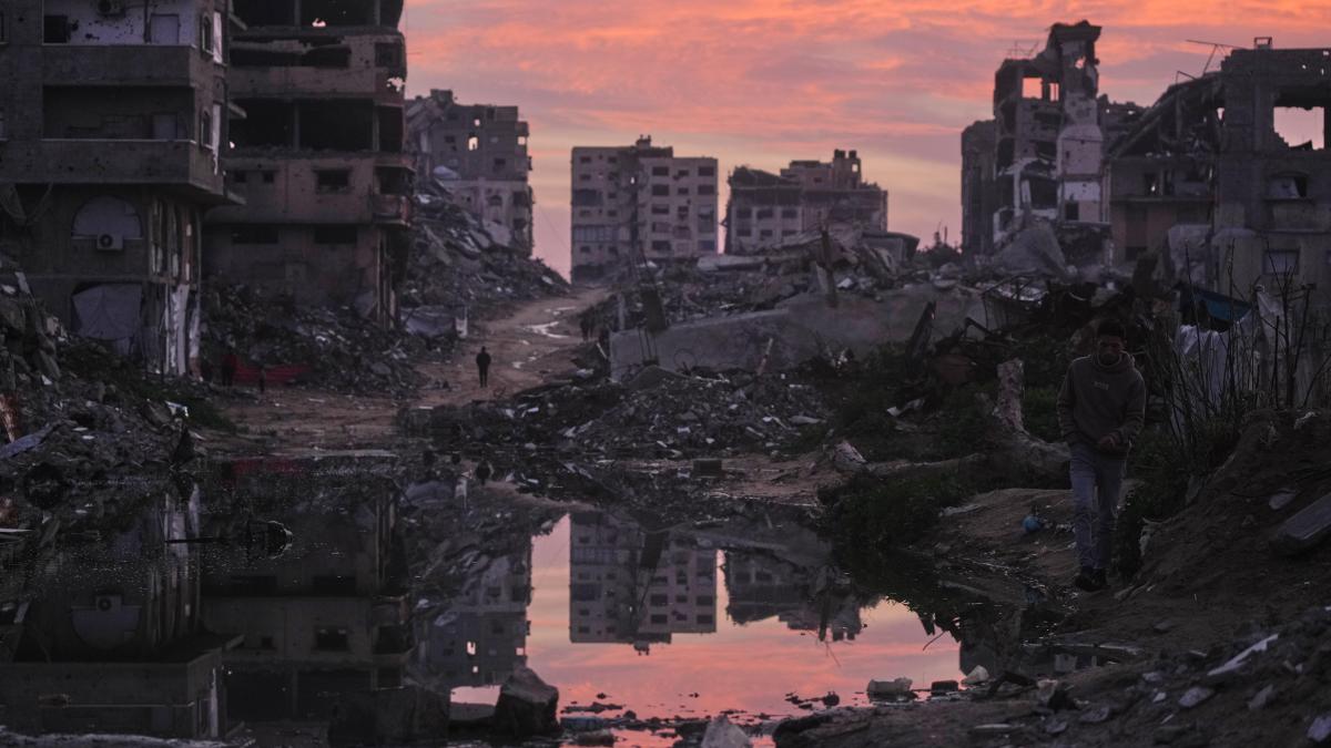 Nuevos ataques de Israel matan a 31 palestinos en Gaza, entre ellos 7 ...