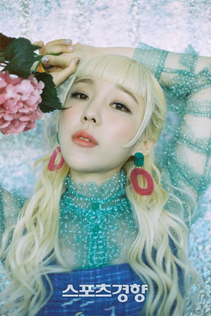 Shin Hyun-hee, amid suspicions over the overseas gambling singer 'Mr ...