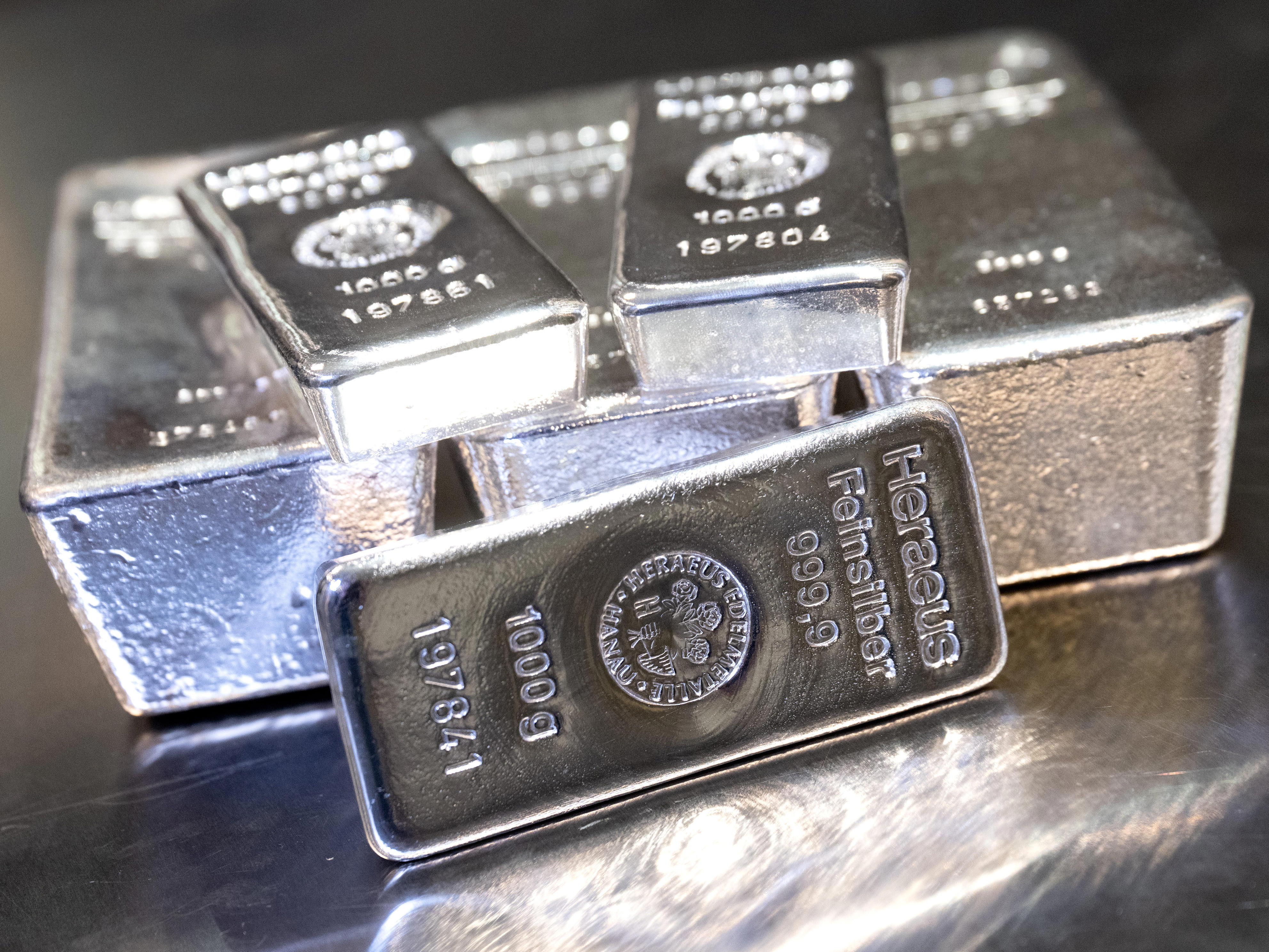 3 warning signs silver could be headed for a deeper plunge, according ...