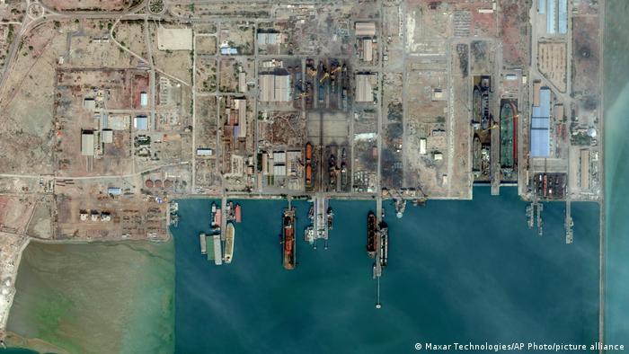 Iran: Explosion hits Bandar Abbas port — reports<br><br>