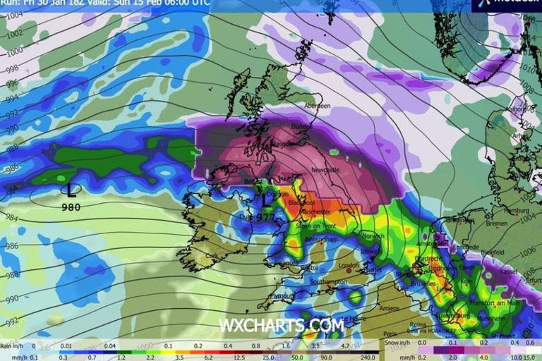 Snow maps show when UK will face twin blizzards in 48 hour weather blast