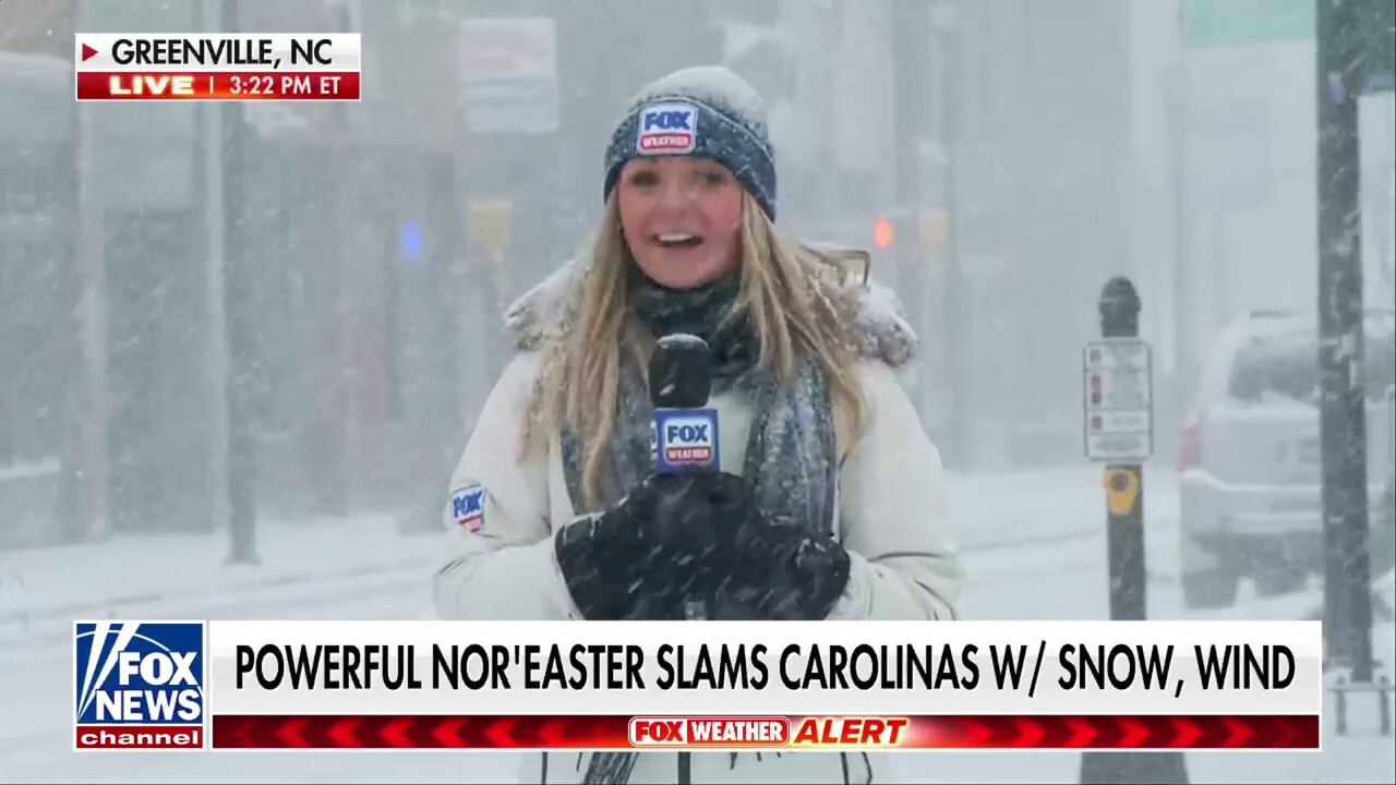 Bomb cyclone nor’easter intensifies across Carolinas, bringing historic snow and massive travel delays<br><br>
