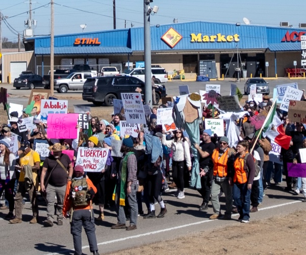 Judge orders ICE to release 5-year-old, dad<br><br>