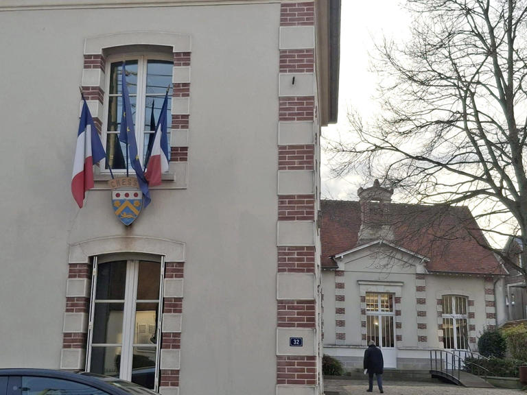 France - Mariage sous OQTF : le maire de Chessy maintient son refus