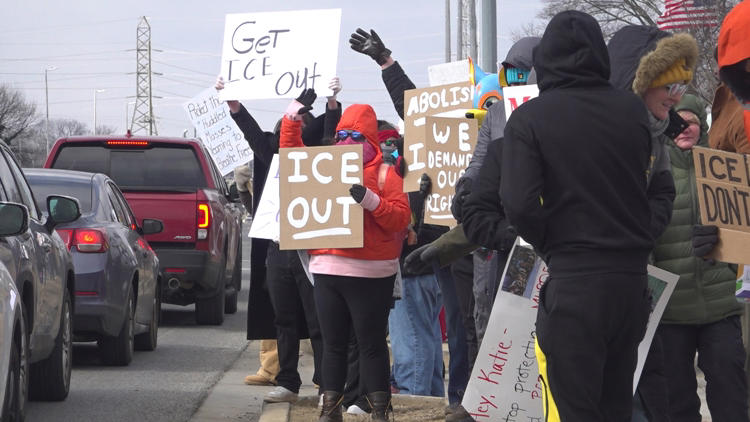 Huntsville protestors brave cold to demand abolition of ICE amid ...
