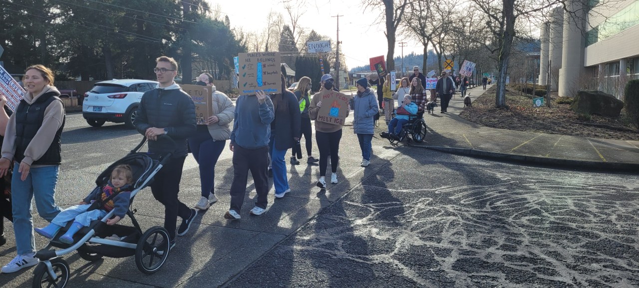Federal agents use tear gas on Oregon 'ICE Out' protesters