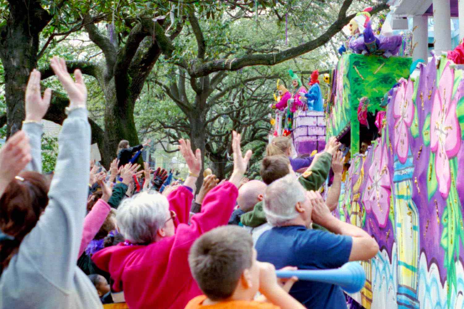 6 people, including a child, shot during Mardi Gras parade: 'Everybody ...