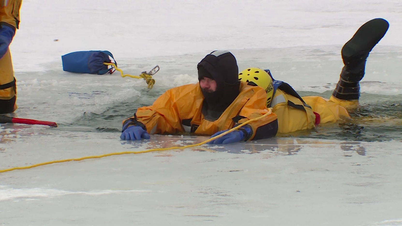 Boone County Water Rescue team braves the cold to practice simulated ...