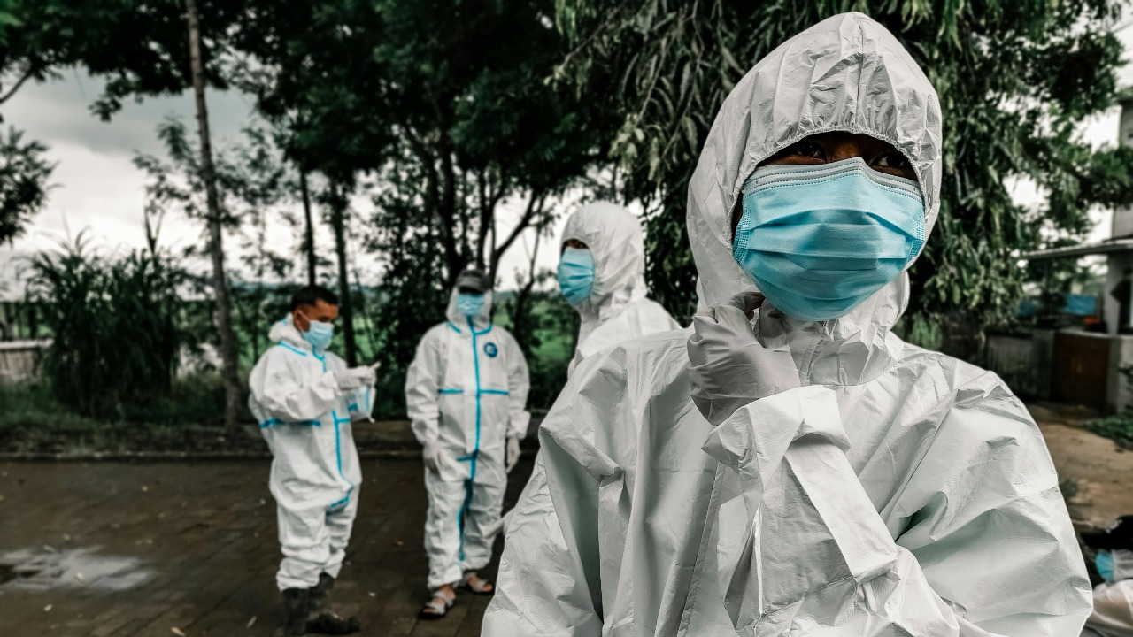 Thousands quarantined after 